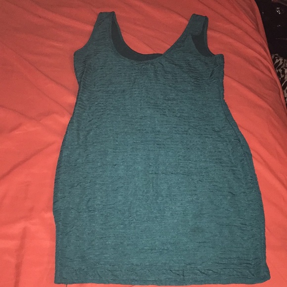 Cute green dress - Picture 2 of 2